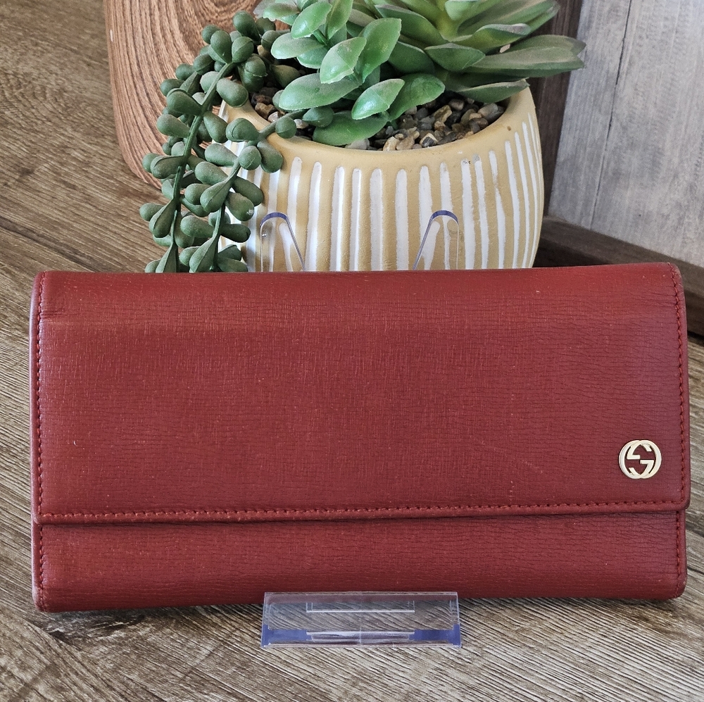 Gucci Calfskin GG Continental Wallet Red